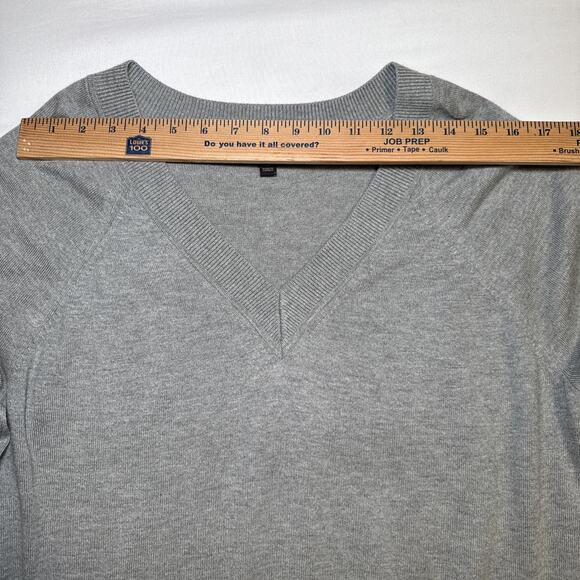 Banana Republic Womens Medium Sweater Gray Long Sleeve Modal Blend V Neck EUC - Picture 3 of 12